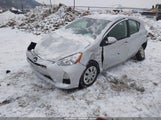 Toyota Prius C Two JTDKDTB33C1006279 снимка