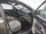 Toyota Highlander Xle V6 5TDJKRFH6ES038157 photo