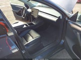 Tesla Model Y Performance Dual Motor All-Wheel Drive 7SAYGDEF4RF023785 fotografie