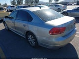 Volkswagen Passat 1.8T Wolfsburg Edition 1VWAT7A37EC072328 photo