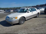 Lincoln Town Car Signature 1LNHM82WXXY703765 fotografie