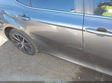 Toyota Camry Le 4T1B11HK7JU568401 photo