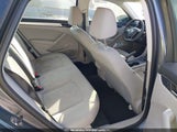 Volkswagen Passat 1.8T S 1VWAT7A37HC021786 снимка