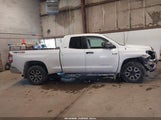 Toyota Tundra Sr5 5.7L V8 5TFUW5F12JX744589 photo