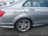 Mercedes-Benz C 250 Sport WDDGF4HB9CA604970 photo