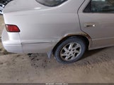 Toyota Camry Le V6 4T1BF22K8XU079143 photo