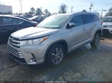 Toyota Highlander Xle 5TDKZRFH7JS537429 снимка
