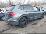 Volkswagen Tiguan 2.0T Se R-Line Black 3VVCB7AX5PM065429 photo
