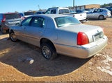 Lincoln Town Car Signature 1LNHM81W75Y617943 снимка