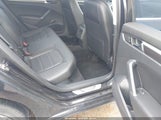 Volkswagen Passat 1.8T R-Line 1VWDT7A33HC055267 fotografie