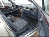 Mercedes-Benz E 320 WDBJH65J52B451917 снимка