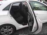 Hyundai Elantra Gt KMHD35LH9EU182090 снимка