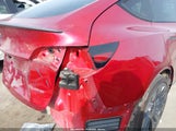 Tesla Model Y Performance Dual Motor All-Wheel Drive 7SAYGDEF2RF021761 fotografie
