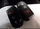 Jeep Renegade Latitude 4X4 ZACNJDB14NPN61705 photo