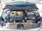 Hyundai Elantra Se 5NPD74LF2HH138528 снимка