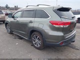 Toyota Highlander Xle 5TDJZRFH9JS811094 снимка
