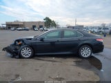Toyota Camry Le 4T1B11HK9KU686130 photo