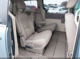 Chrysler Town & Country Touring 2A8HR54P28R743671 fotografie