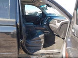 GMC Yukon Xl Slt 1GKS1GKC4HR289143 fotografie