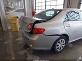 Toyota Corolla Le 2T1BU40E79C131834 снимка