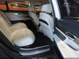 BMW 750I xDrive WBA7F2C5XGG418385 снимка