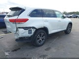 Toyota Highlander Le 5TDBZRFH2KS704099 снимка