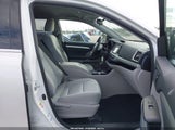 Toyota Highlander Le 5TDBZRFH2KS704099 снимка