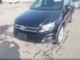 Volkswagen Tiguan R-Line WVGAV7AX7GW089661 снимка