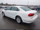 Volkswagen Passat 1.8T S 1VWAT7A3XHC017909 снимка