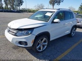 Volkswagen Tiguan R-Line WVGBV3AX3EW010349 fotografie