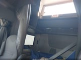 International Lt 3HSDZAPR2KN604006 снимка