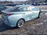 Toyota Prius Four Touring JTDKARFUXH3036115 снимка