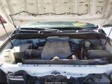 Toyota Tundra Grade 5.7L V8 5TFEY5F15AX084868 снимка