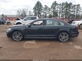 Volkswagen Passat 1.8T R-Line 1VWDT7A33HC080864 fotografie