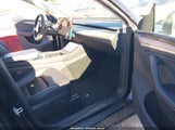 Tesla Model Y Long Range Dual Motor All-Wheel Drive 7SAYGDEE9RA218821 fotografie