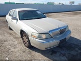 Lincoln Town Car Cartier 1LNHM83W73Y608380 fotografie