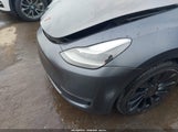 Tesla Model Y Performance Dual Motor All-Wheel Drive 7SAYGDEF7NF535485 fotografie
