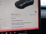 Tesla Model Y Performance Dual Motor All-Wheel Drive 7SAYGDEF0RF073700 fotografie