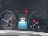 Toyota Rav4 Xle 2T3RFREV8JW703129 снимка