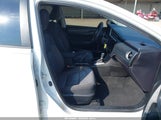 Toyota Corolla Le 5YFBURHEXHP606280 снимка