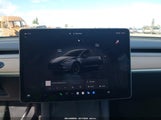 Tesla Model Y Long Range Dual Motor All-Wheel Drive 7SAYGDEE7RA217635 fotografie