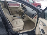 Volvo Xc60 T6 R-Design YV4902DZ8C2280719 fotografie