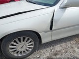Lincoln Town Car Signature Limited 1LNHM82W65Y603885 снимка