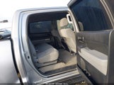 Toyota Tundra Grade 5.7L V8 5TFEY5F1XAX097776 fotografie