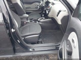 Kia Soul KNDJN2A25E7058542 fotografie