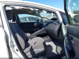 Toyota Prius Three JTDKN3DU8F0451100 снимка