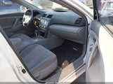Toyota Camry Le 4T1BF3EK7AU526943 снимка