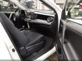 Toyota Rav4 Xle JTMRFREV6JJ192860 снимка