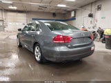 Volkswagen Passat 1.8T Se 1VWBT7A35FC053475 снимка