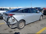Toyota Prius Two JTDKBRFUXH3545733 снимка
